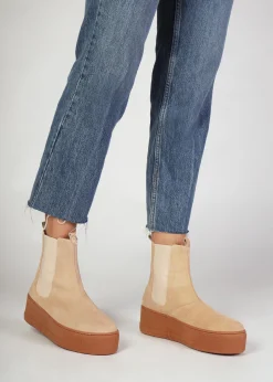 New DANIEL Tred Beige Suede Flatform Chelsea Boots